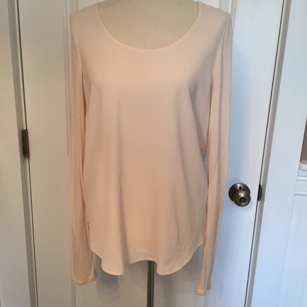NEW BLACK SWAN TOP BLOUSE CREAM KEYHOLE BACK LONG SLEEVE Size M